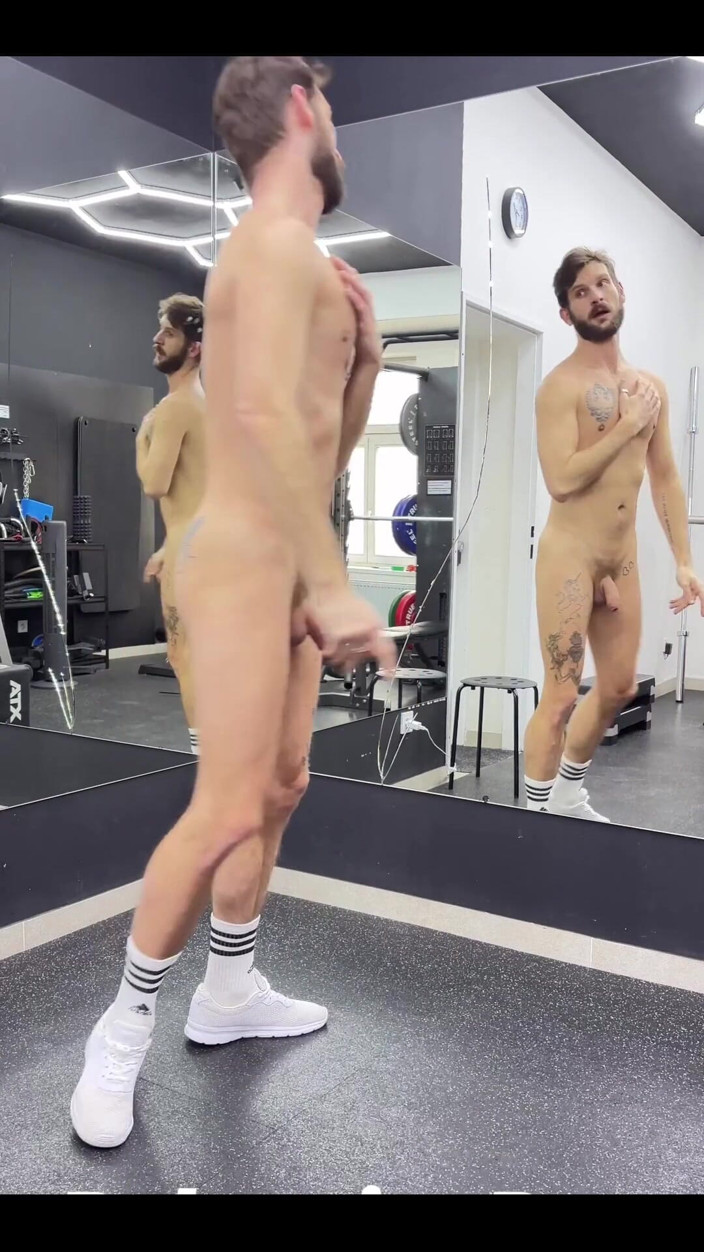 BohemianBoy: Working on My Form for This Year’s Grabbys Do You...