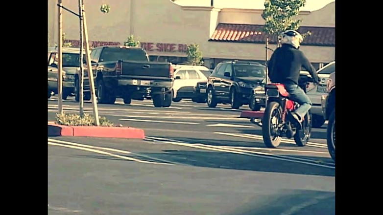 Vintage megastore: Blonďatá děvka kouří v americkém vintage porno videu