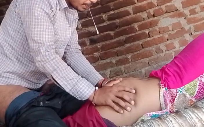 Priya Sena: 我把我性感的女友叫到我家，玩得很开心