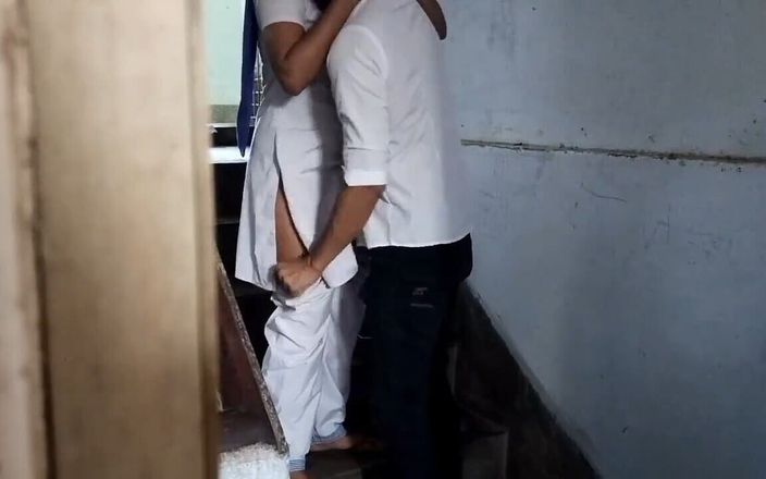 Nazima Khan: Video virale, studentessa di college scopa al college dentro