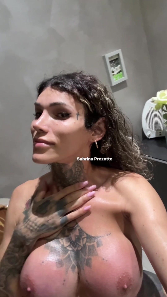 Prezottes_House: 사정을 기다리는 시간이 끝났다, 사브리나 프레조트가 너를 위해 정액을 뿜어낸다.