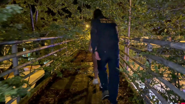 AlejandraPalacios: Ich Habe Mich Am Busbahnhof in Bucaramanga Ungezogen Und Der...