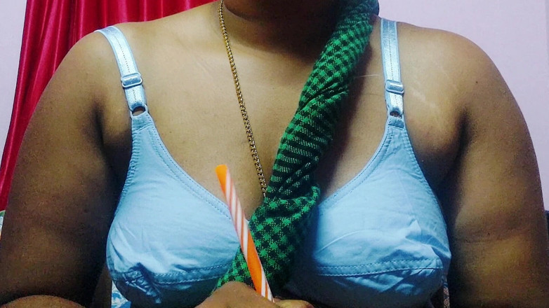 Desi Mohini: Mohini Village Bhabhi Hardsex in Bedroom.