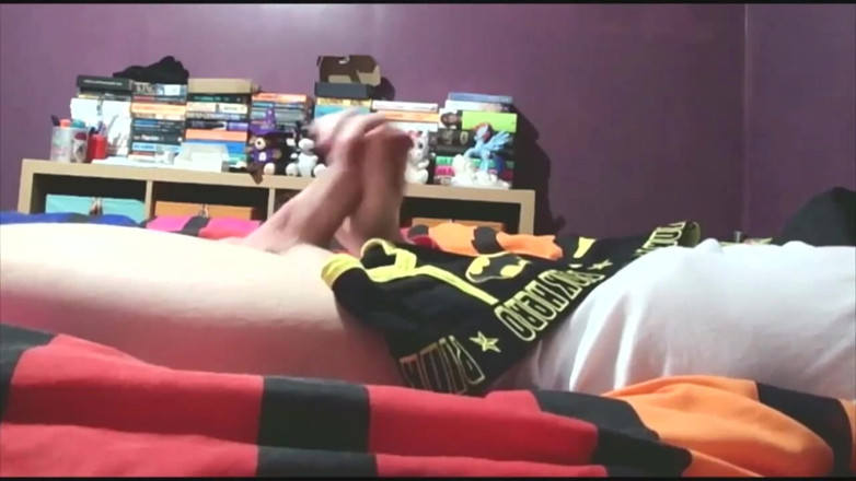 Gay Scottish twink Sammy Andrews: Sammy Andrews sborra in biancheria intima da supereroe nero
