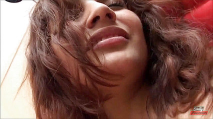 Vere Casalinghe Italia.: 彼の舌先を彼女のオマンコに突っ込んで、私は濡れてしまいました