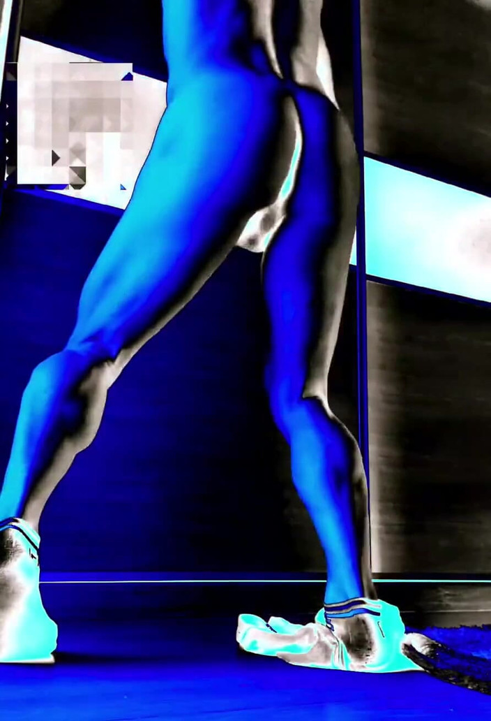 Hotsportfitboy: Rád se po práci dotýkám svého velkého ptáka, dokud nebude...