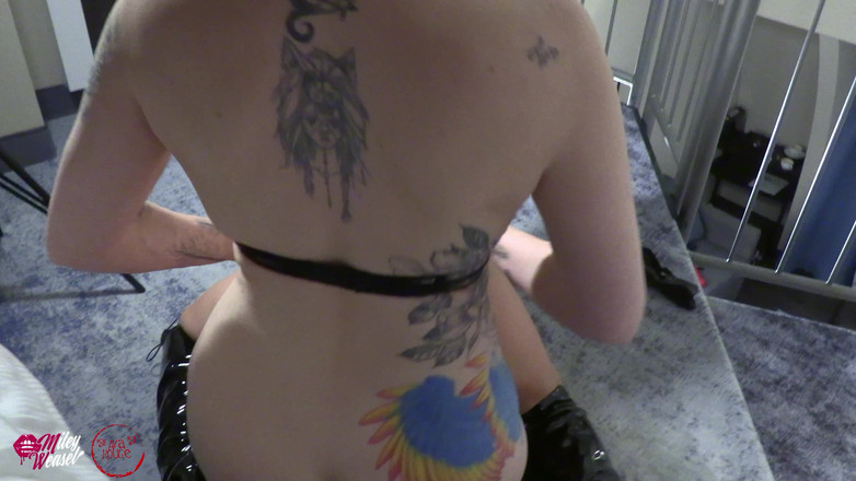 Miley Weasel: La mia piccola troia dai capelli rossi mi prende davvero...