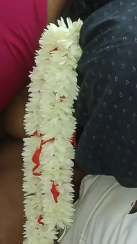 Tamilská manželka v domácnosti krásná tetička velmi sexy tetička s velkými prsy Velmi sexy šukání v posteli