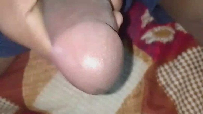 Desibro07: 我一个人在卧室里