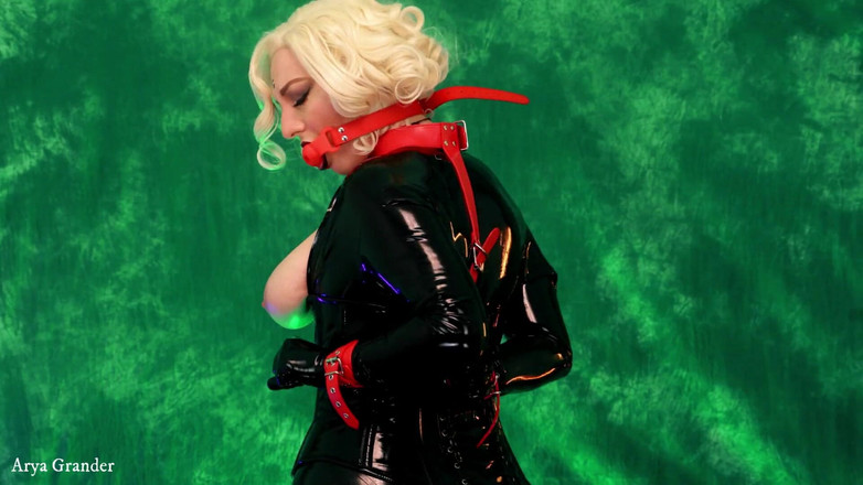 Arya Grander: Bondage munknull, MILF i latex gratis porrfilm