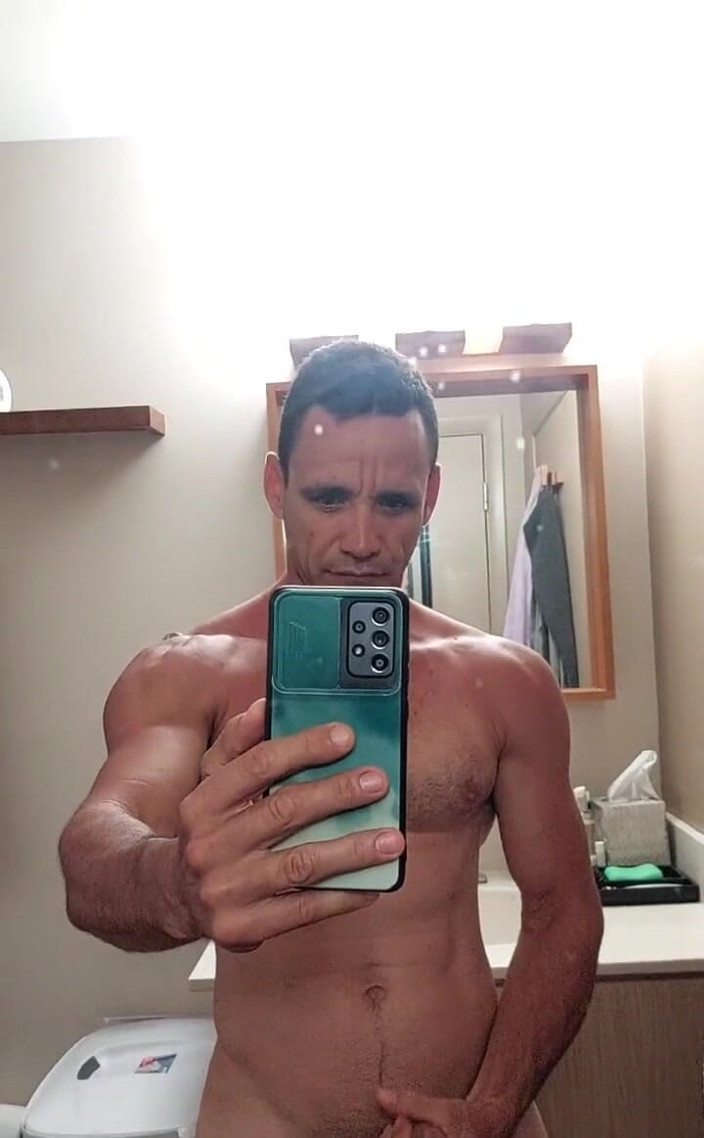 Eden Adonis: Så kåt i badrummet, jag måste komma