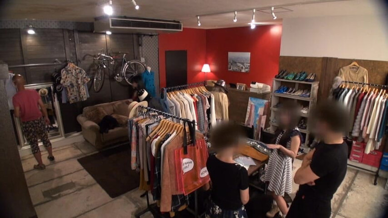 CherryBONBON: 静かなファッションショップの中で目が合うたびに、何かが火花を散らす