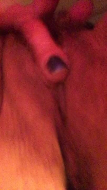 Vers: Ribbing my clit