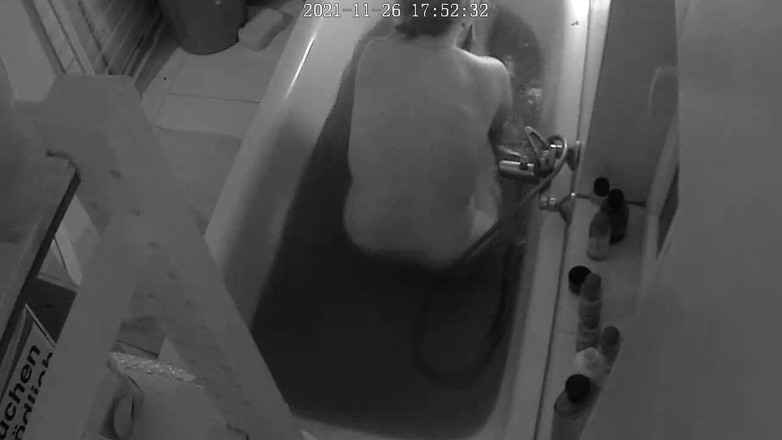 KittieNoOne: Cam de esposa en el baño