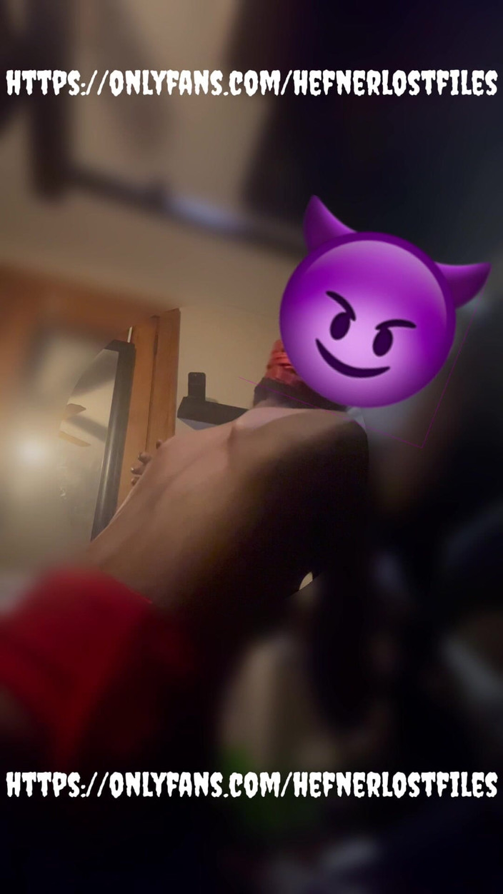 PlayboyHef: Munge Il Suo Cazzo Nella Privacy