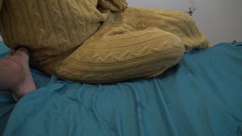 Stepmom Susan: Hairy Amateur Cuckold Wife Visits Her 18 Year Old Stepsons Bedroom