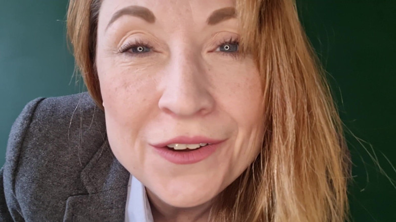 Lily kink: Üvey kız kardeşinin en sevdiği adama binmek için 31 talimatı geri...