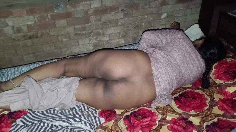 Bhabhi UP: My family came and sent me away and fucked me...