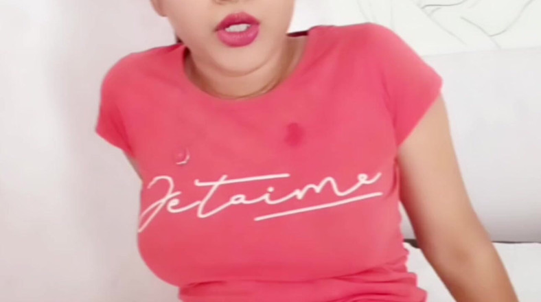 Vicky Siya: Memek adik tiri made sia dientot habis-habisan sama kontol besar...
