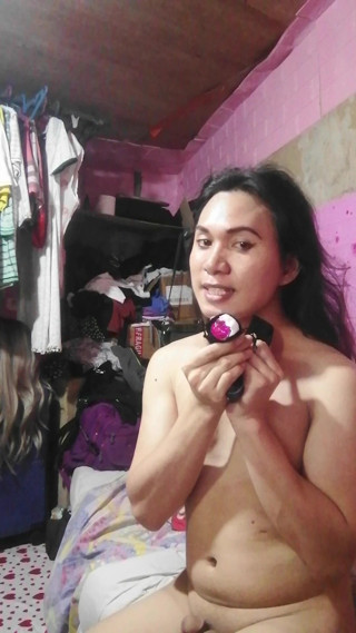 Reynaldo6: The Queen Still Loves Even Without Stepdaddy Beside Her