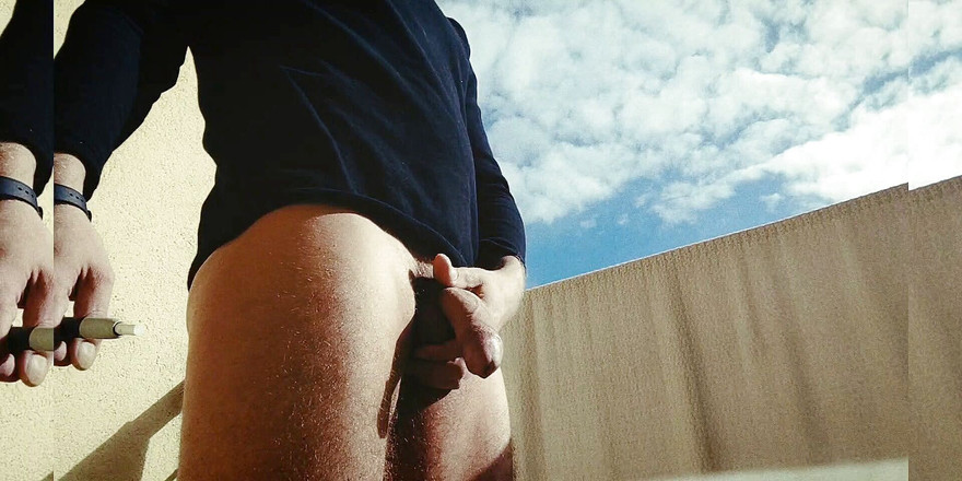 Name Is Nude: Billen naakt, mijn pik aftrekken