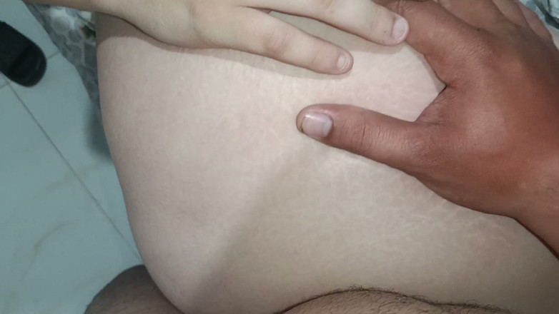 AlisonBigBooty: 리얼: 내 첫 애널 시간 - 처음으로 처녀 엉덩이를 포기한 아름다운 라틴계 여자 비! 쪼이는 맛있고 맛있는