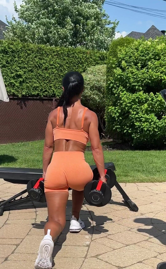 Miss Lexa: मेरे अगले यूट्यूब वीडियो के पर्दे के पीछे आउटडोर कसरत;)