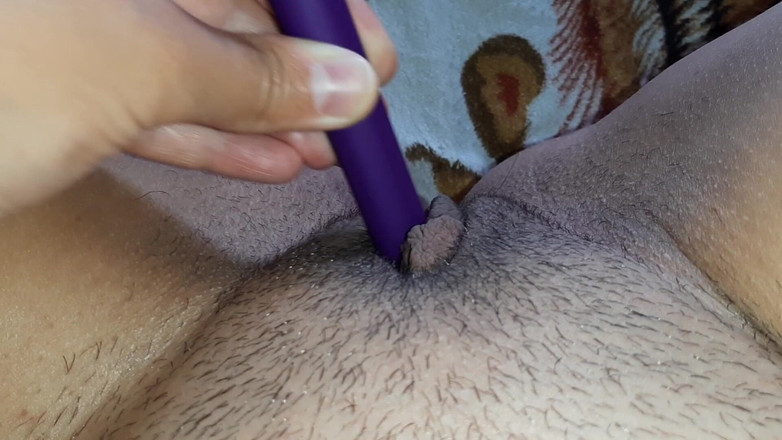 Lesbian-illusion: 我们互相传递振动器并射精 - lesbian-illusion