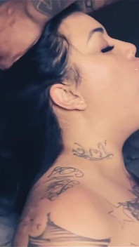 Khloe lynn tatuata con la pawg si fa scopare e sborrare dappertutto sul suo gran culone