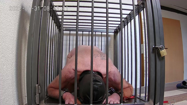 Sklave18: Caged amateur solo