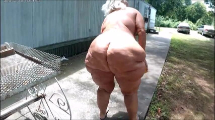 Amber Connors: Joc cu buretele afară