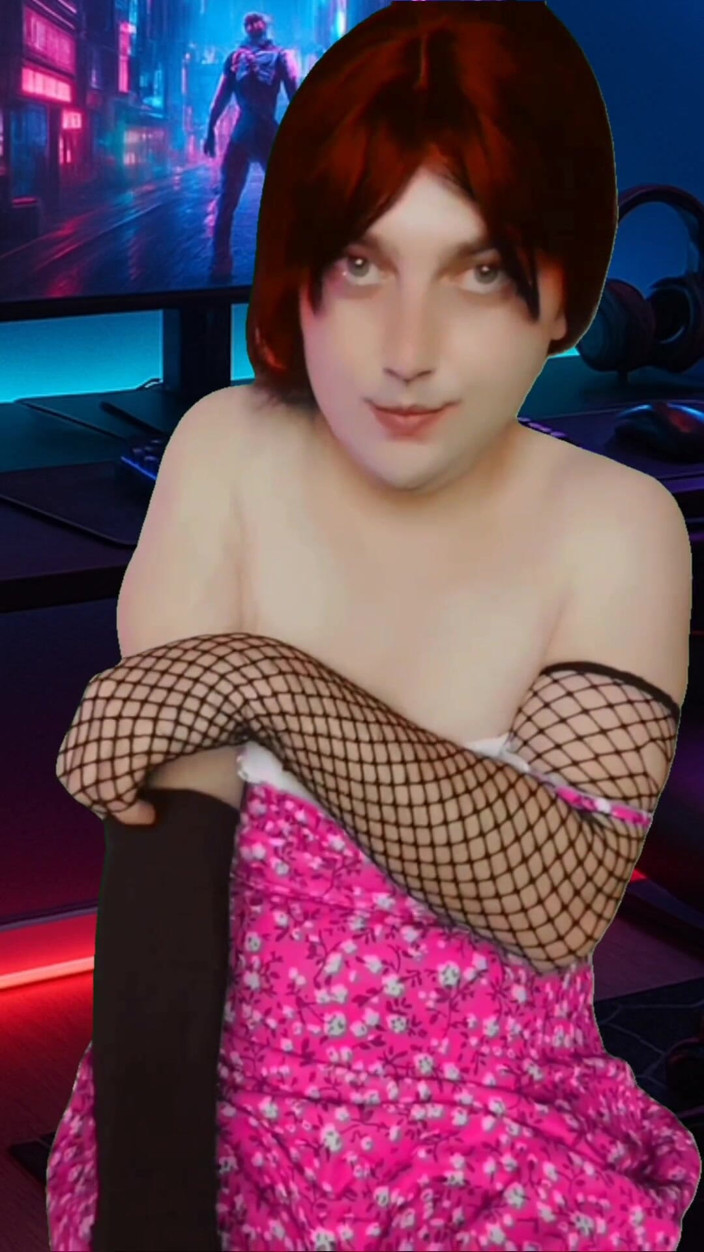 Kitty_Cross: 3 gamer femboy tatlı beyaz güzel beyaz güzel ladyboy transgender...