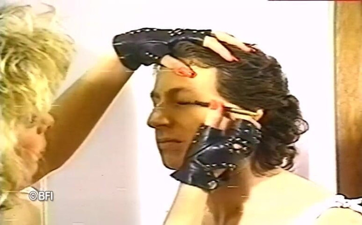 Dominate That Babe: A puta rainha do subúrbio em DVD