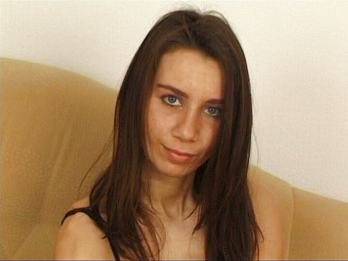 German Classic Porn videos: O studentă germană timidă face primul ei casting