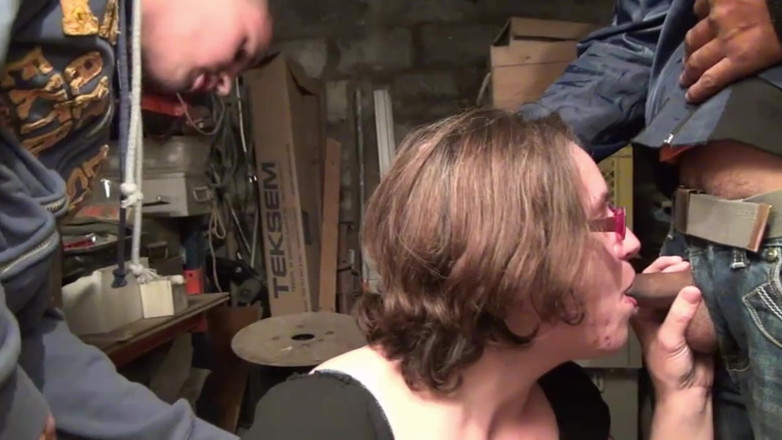 Paris Jango: Lei Farà Schifo E Verrà Scopata a Catena in Cantina