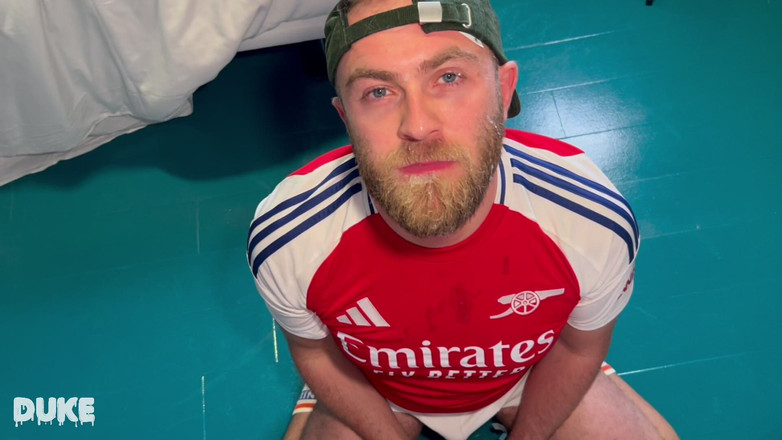 DukeLondon: Verbal Hung Twink bana yapışkan protein atışını besliyor