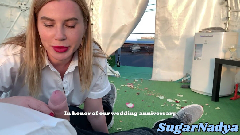 SugarNadya: SugarNadya sucks her favorite client's thick cock