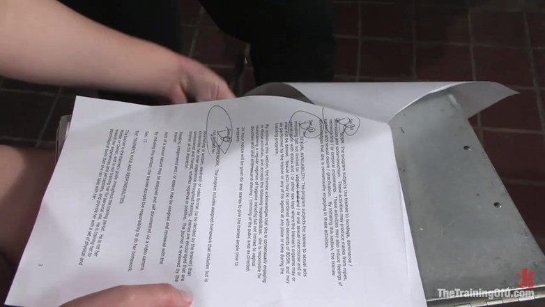 The Training of O by Kink: Devi lynne'in eğitimi, birinci gün