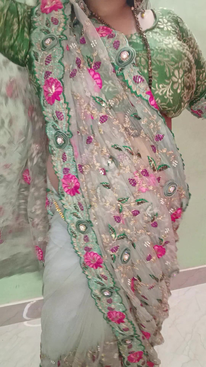 Kavita suman: Indian Wife in Wedding Saree Dance Nude Dance Clear Voice...