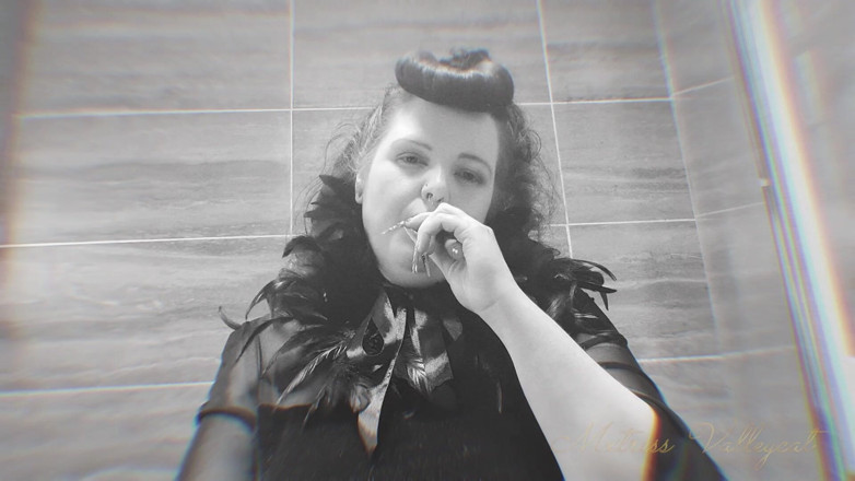 Mxtress Valleycat: Vape Cloud Oblivion