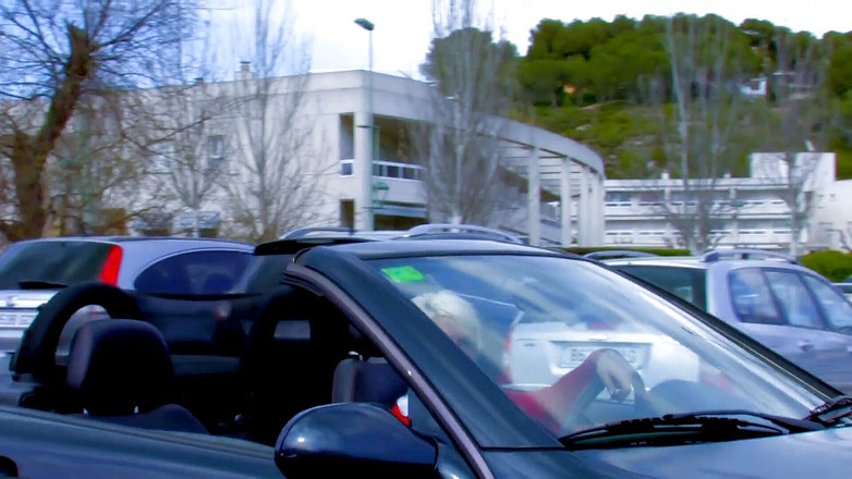 Horny Two really wet MILFs: Rubia caliente lo toma por el culo junto a la...