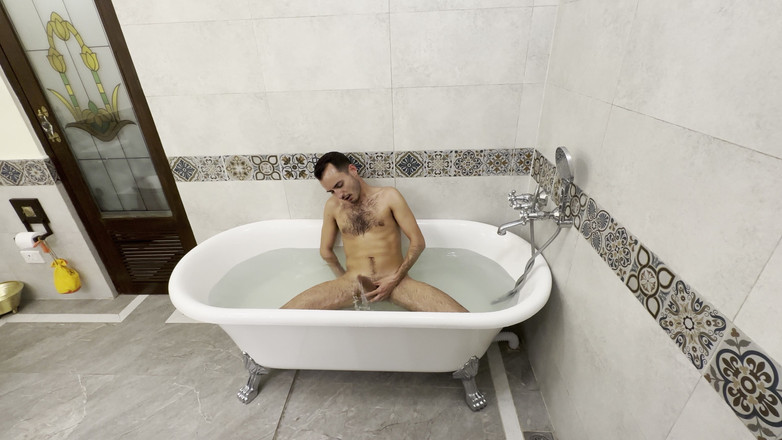 Brett Tyler: 在浴缸里手淫和撒尿