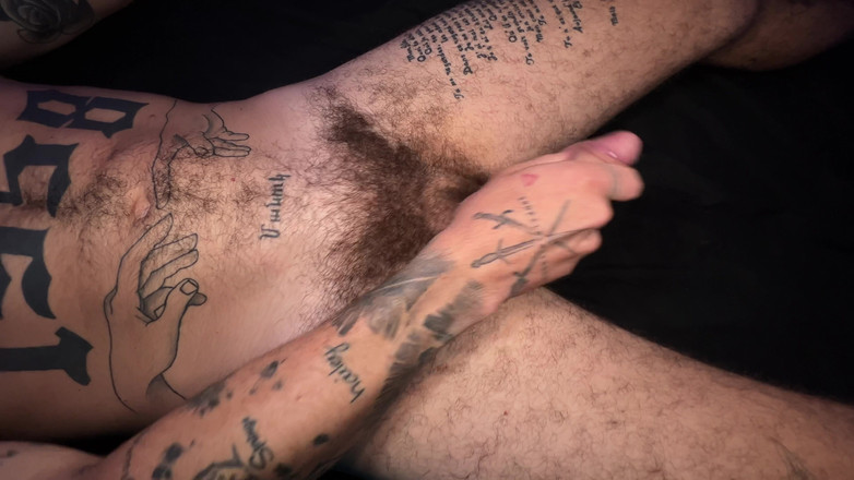 Dante Colle Gay: Снял на видео этот татуированный ебарь принимает толстый член