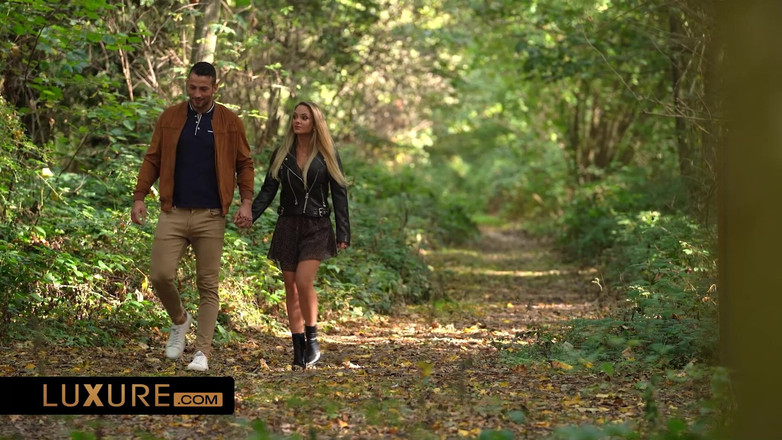 Luxure: Berbagi istri dengan teman di hutan