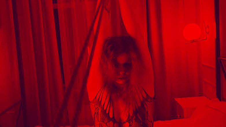 Nami Op: दिन में नौकरानी, रात तक आज्ञाकारी गुलाम