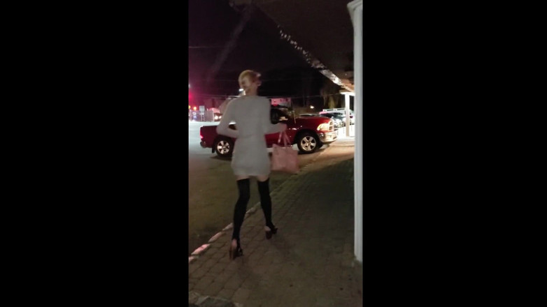 Fantasy Milf: Bar Pee Slut