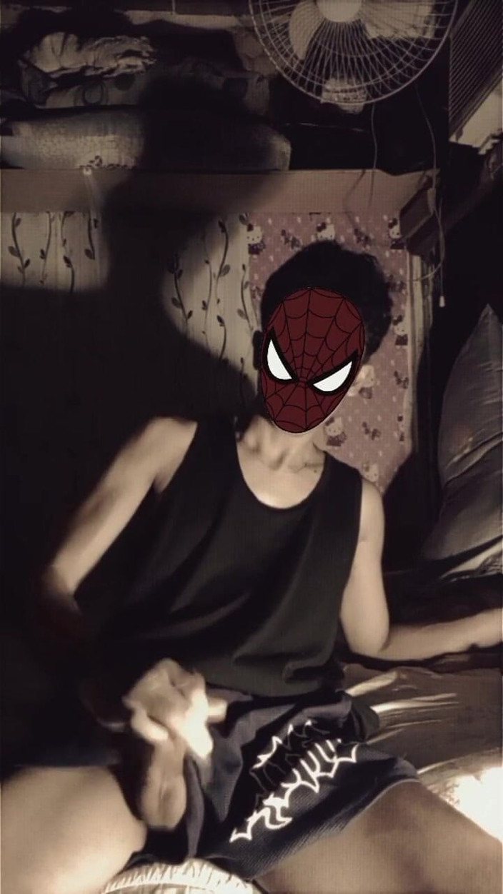 SunflowerBaby: Thủ dâm khi ở một mình trong phòng