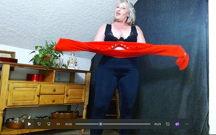 dawnskye1962: 1150 rajstop i bez majtek na wielkim tyłku Świtu