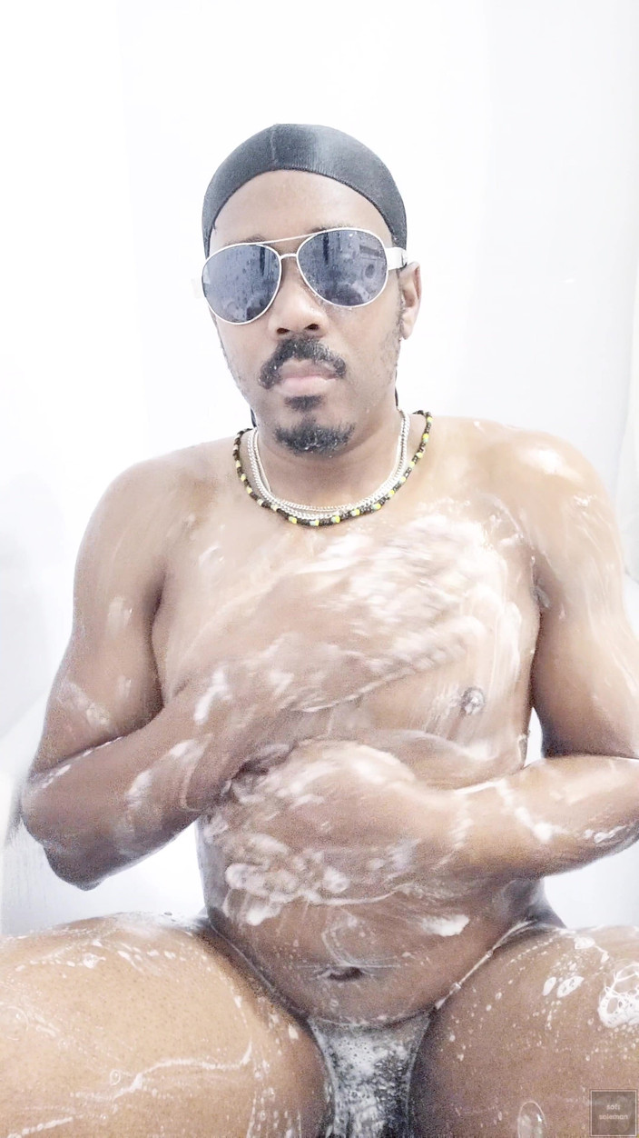 Soft Soleman: Я принимаю душ (без одежды) (2025)