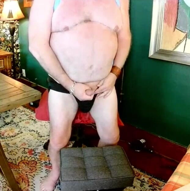 beardaddychub: Тато смикає пасинка на камеру